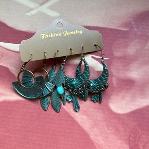 New lot of earrings. Bronzed metal! Pretty boho earrings.